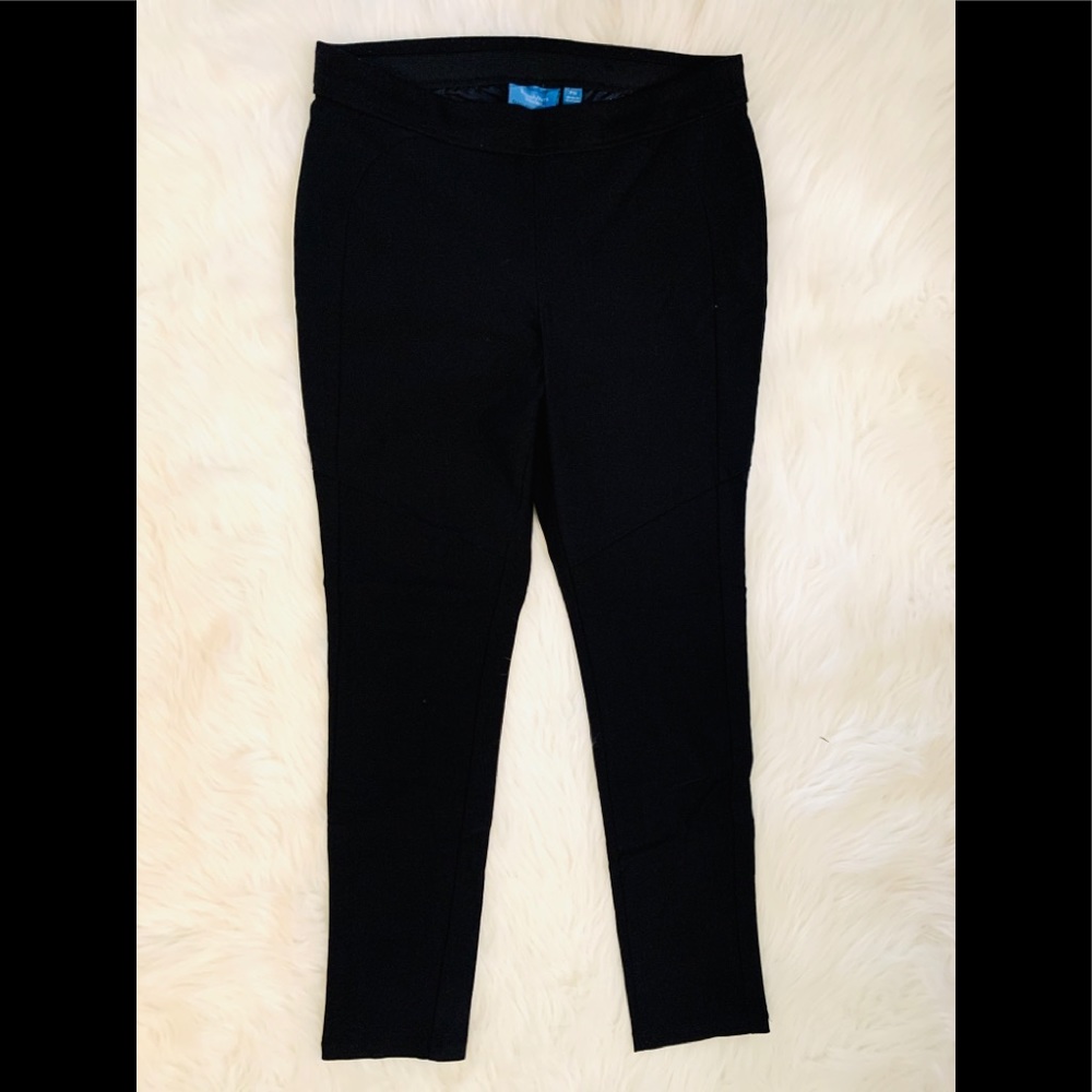 Black skinny pants